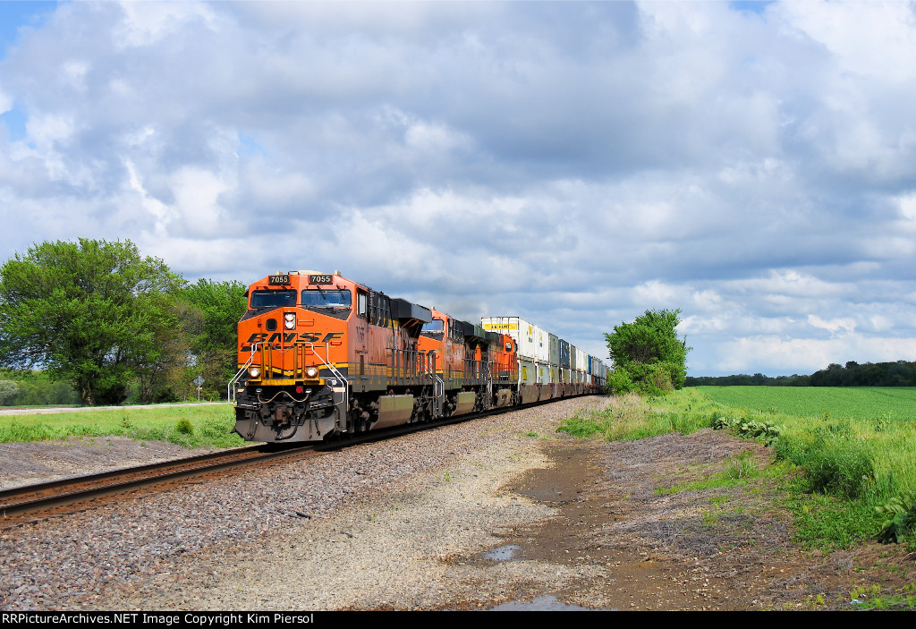 BNSF 7055